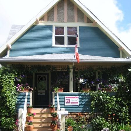 凤凰楼住宿加早餐旅馆 Stettler 外观 照片